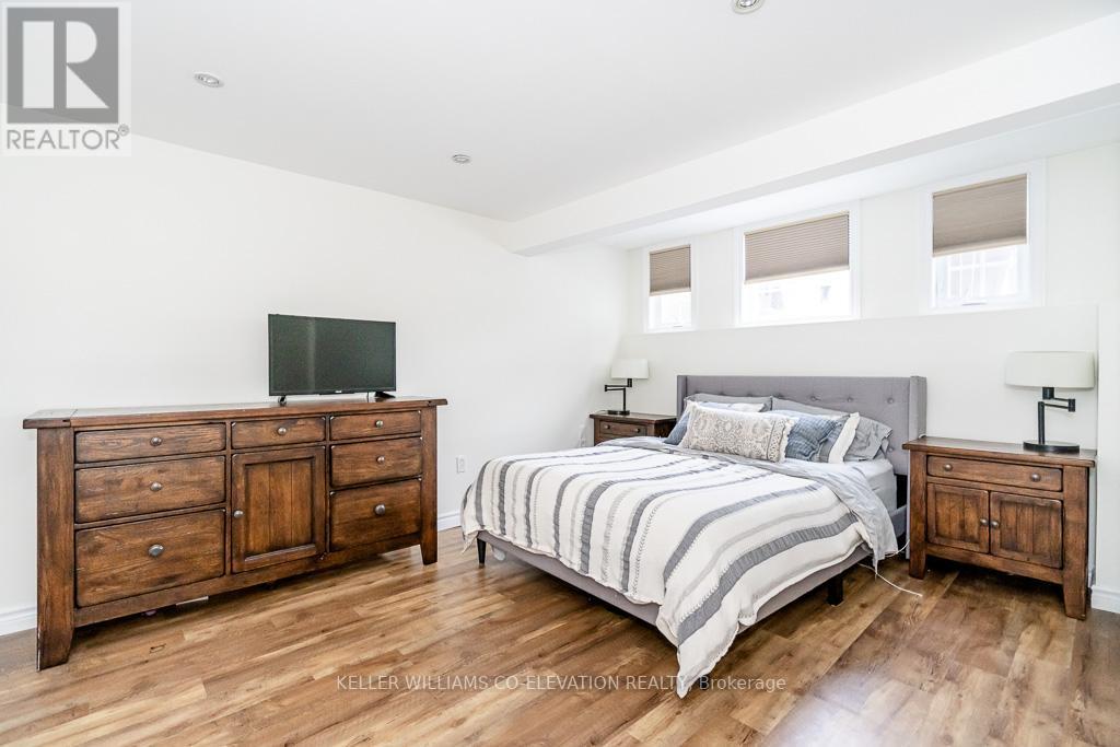 35 MERCER CRES