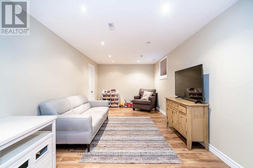 35 MERCER CRES