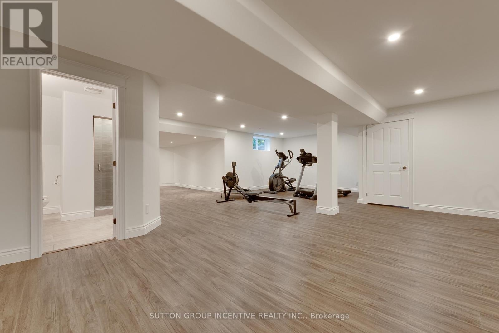 308 MILLER DR