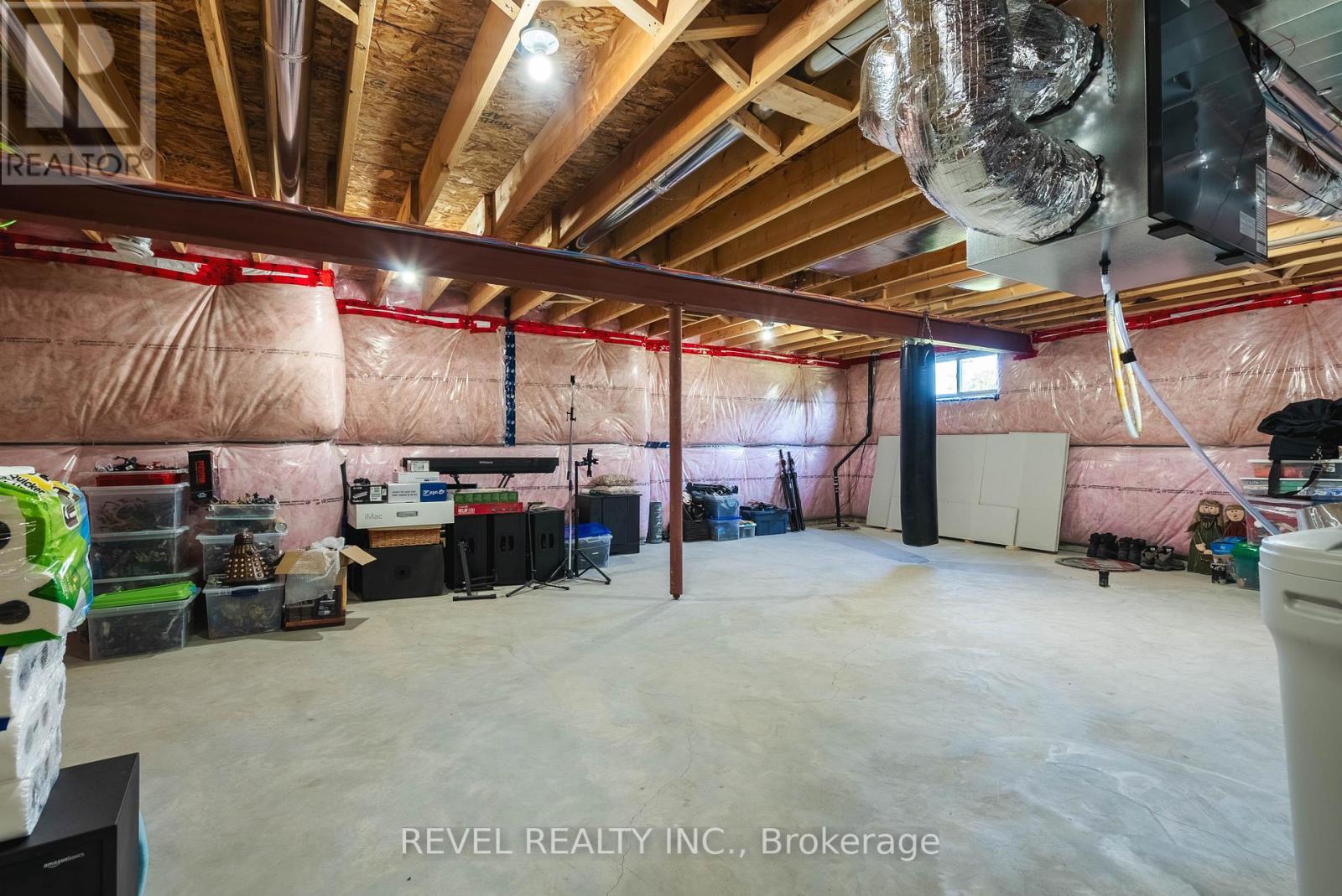 7 HENRY BALL CRT