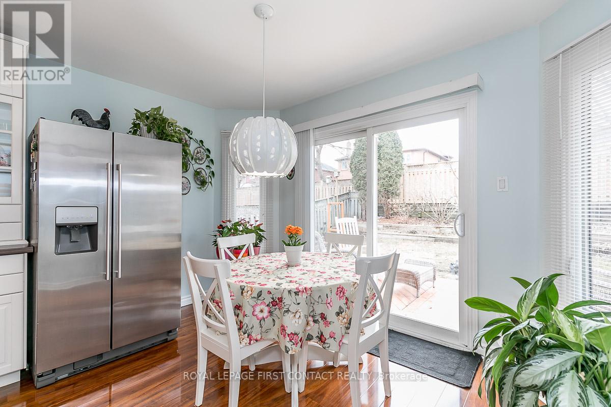 22 MACMILLAN CRES