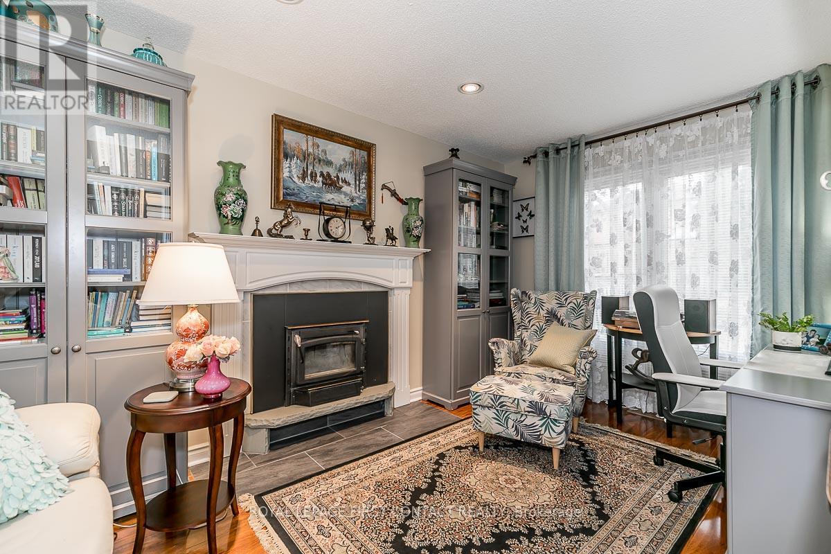 22 MACMILLAN CRES