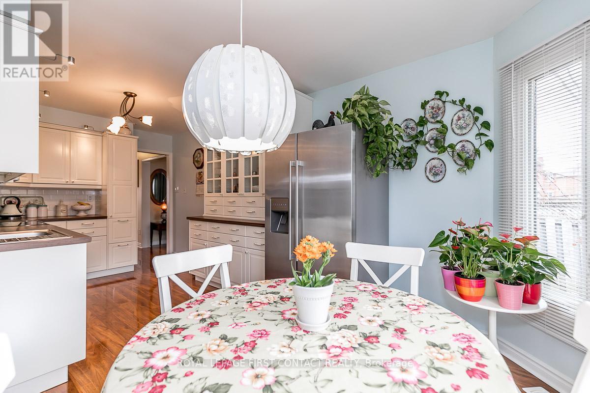 22 MACMILLAN CRES