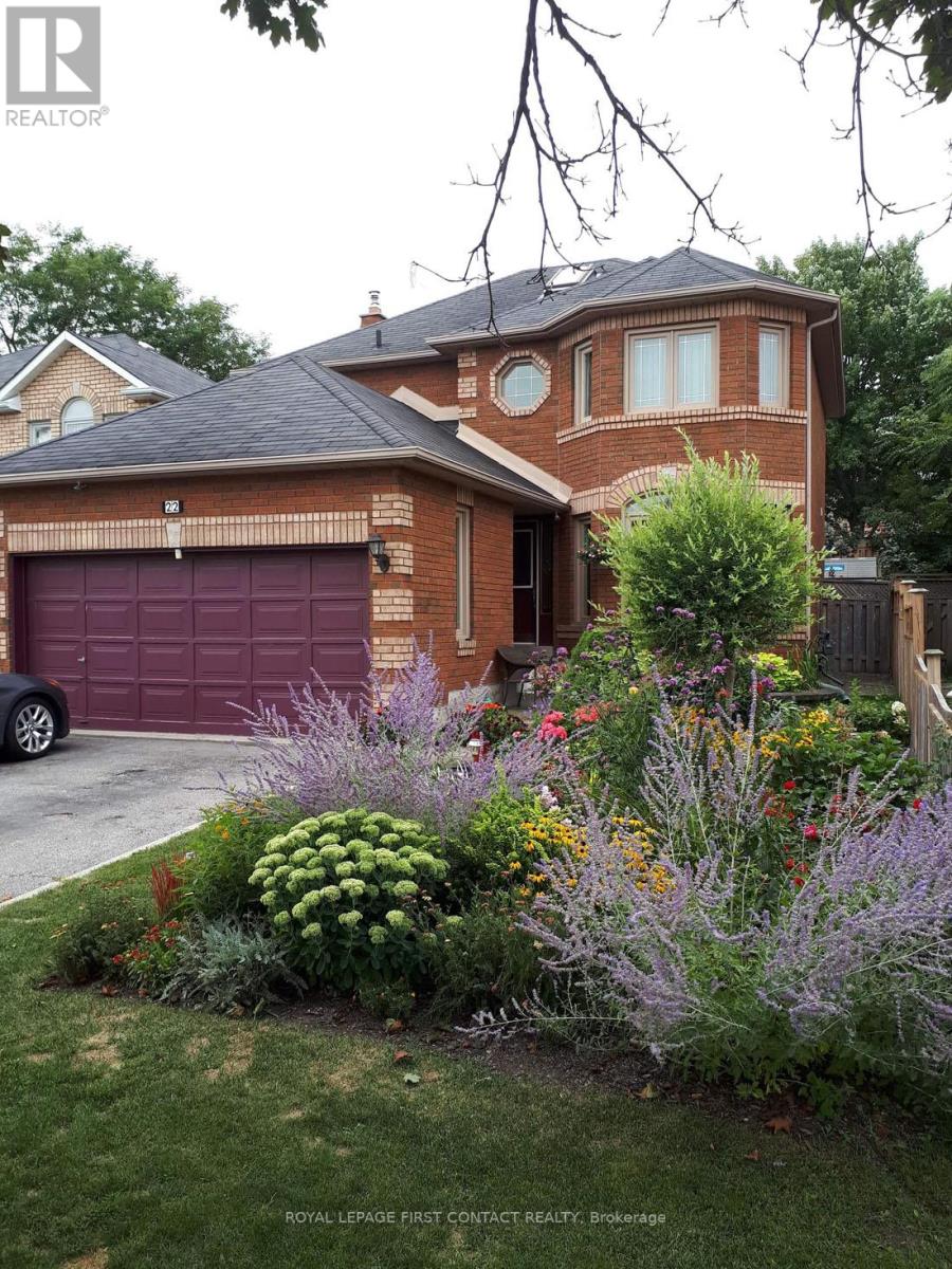 22 MACMILLAN CRES