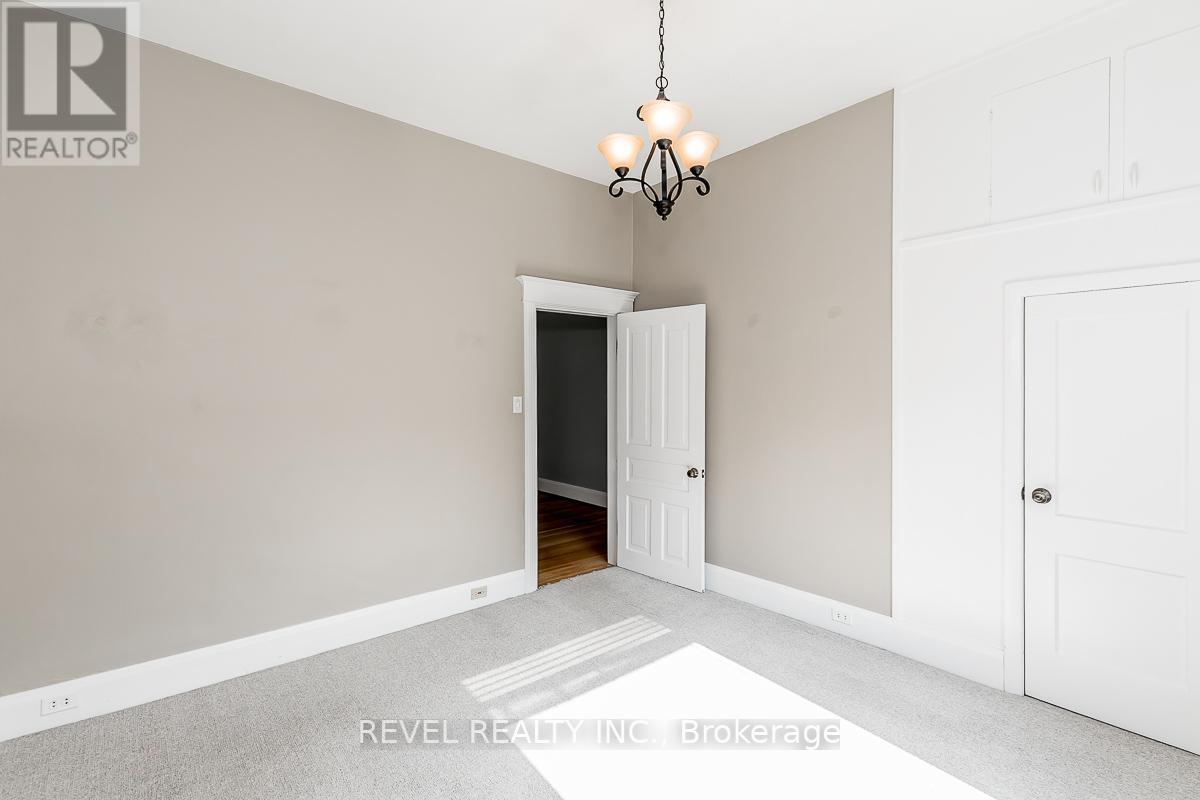 520 ELIZABETH ST