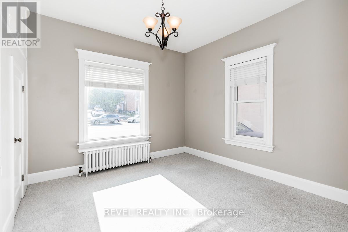 520 ELIZABETH ST
