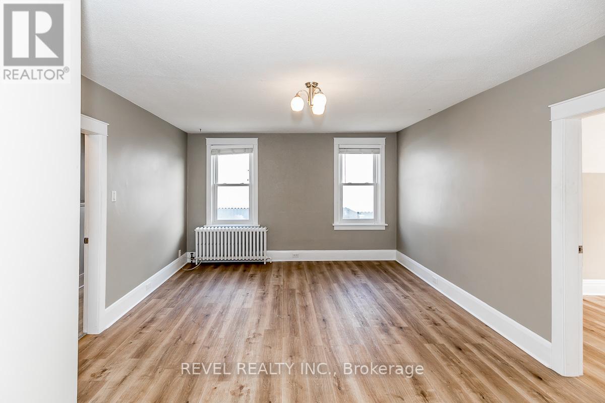 520 ELIZABETH ST