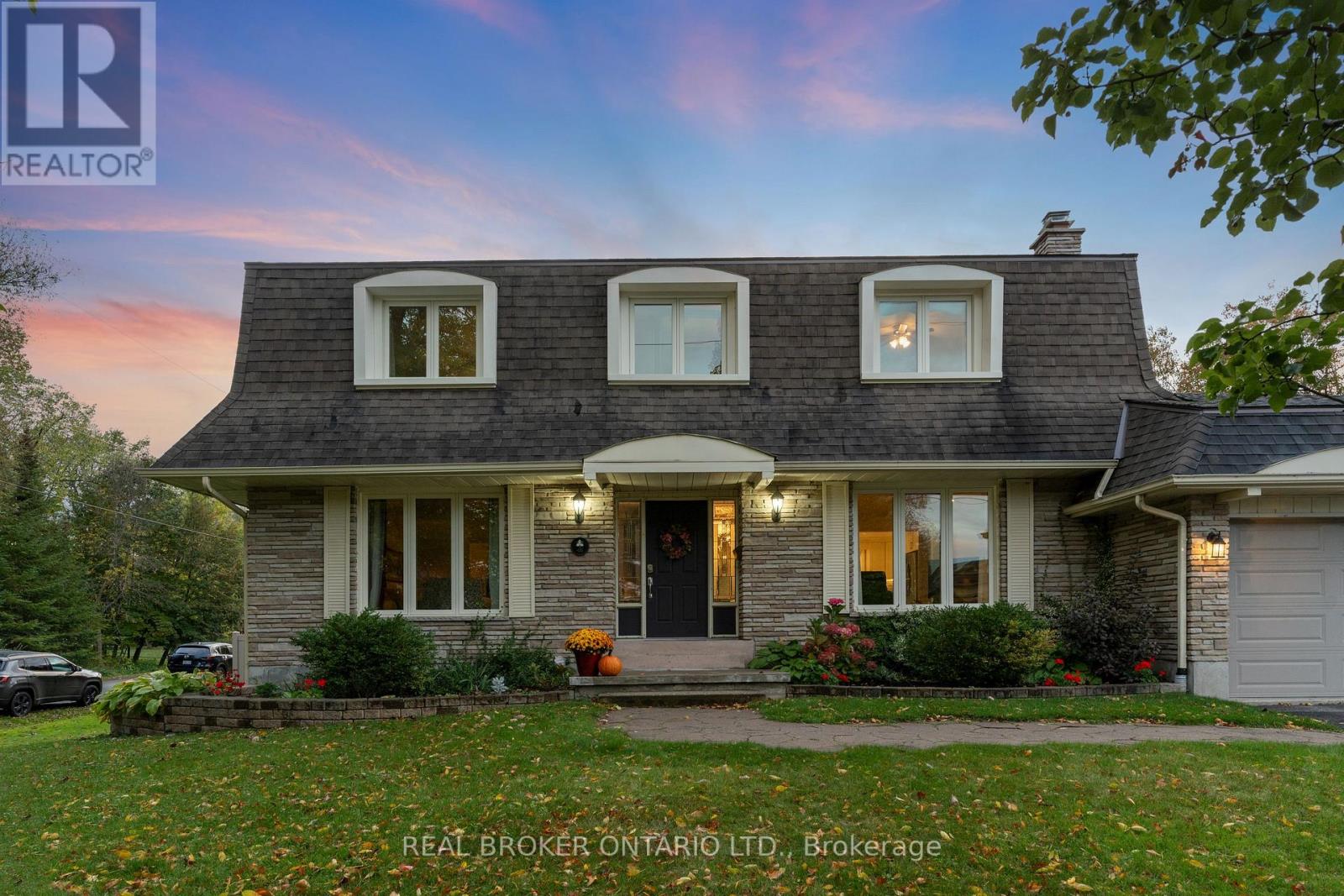 45 MAPLE DR