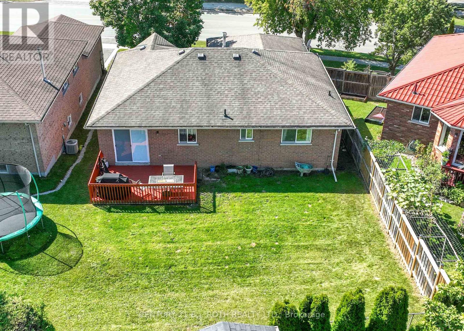 271 COLLEGIATE DR