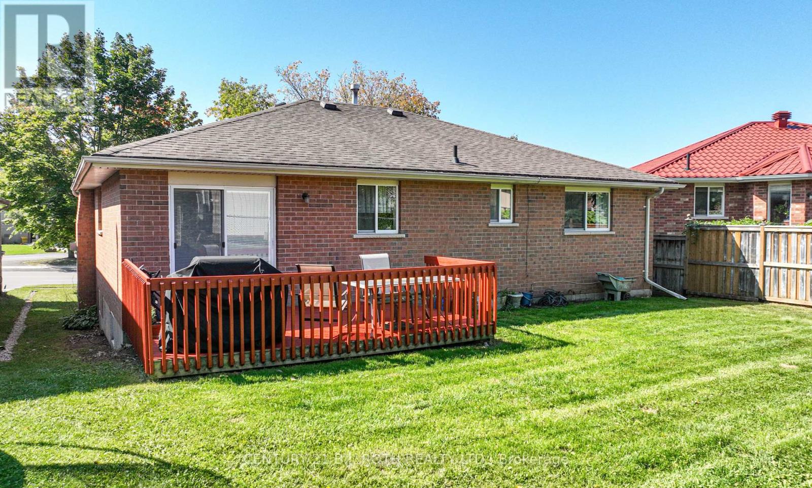 271 COLLEGIATE DR