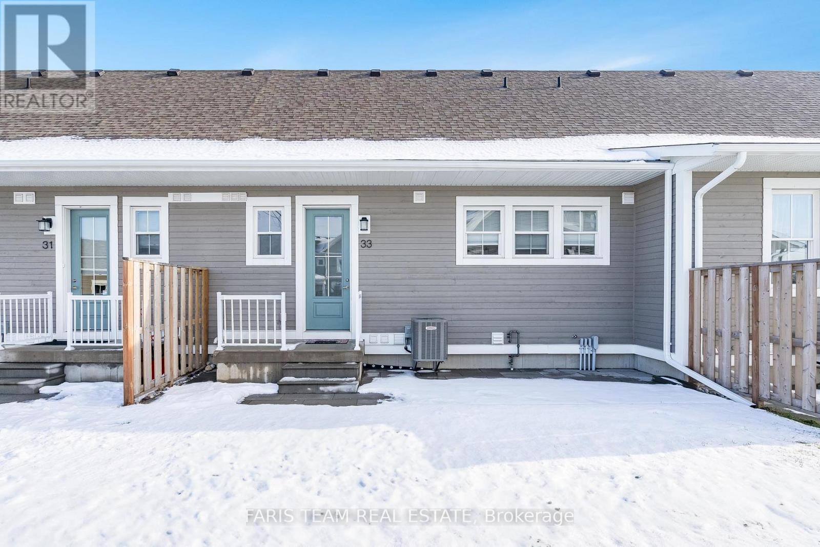 33 JULIA CRES