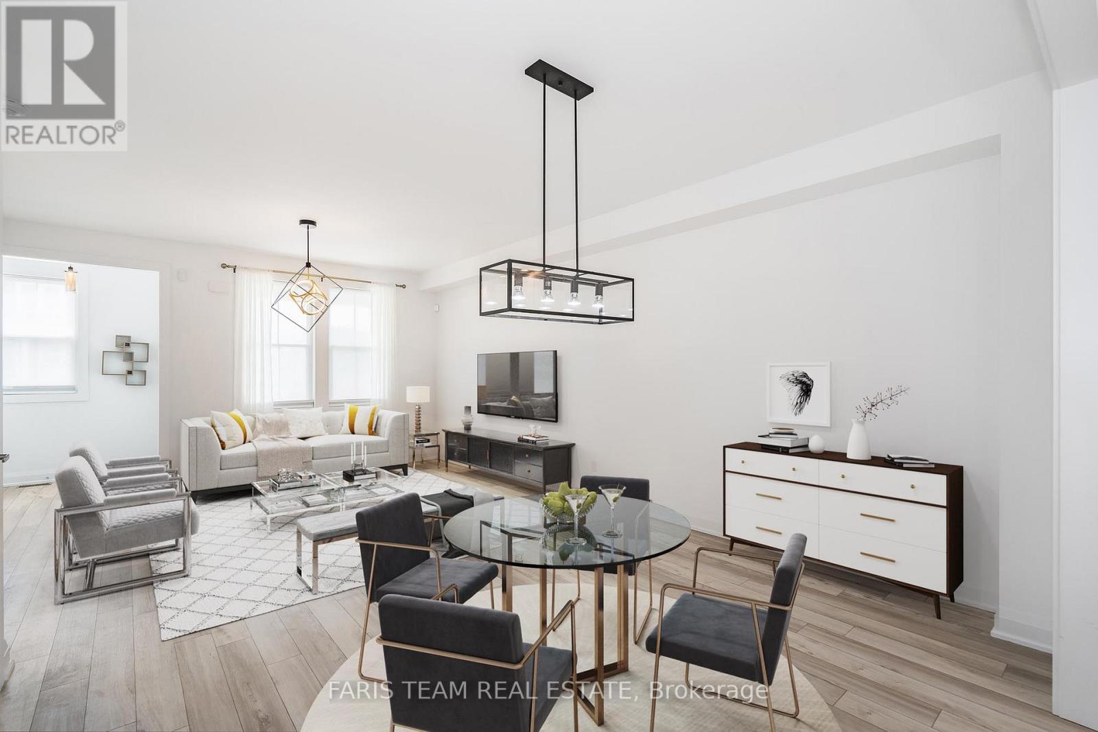 33 JULIA CRES
