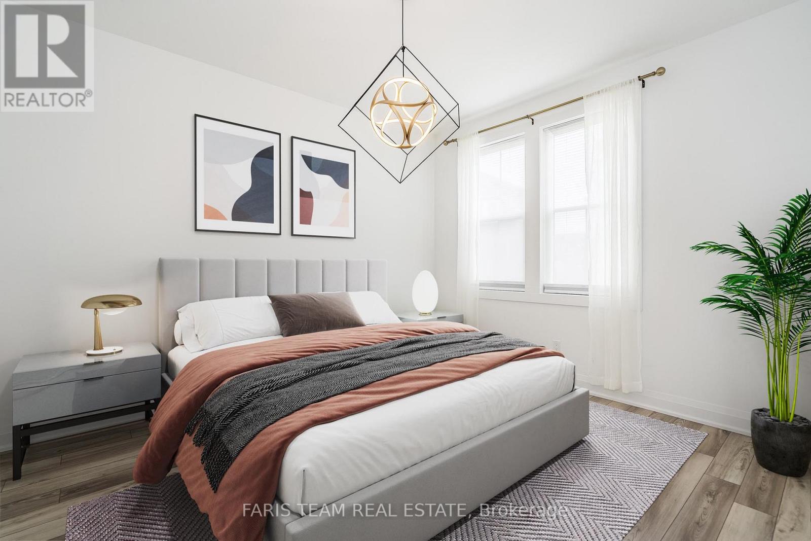 33 JULIA CRES