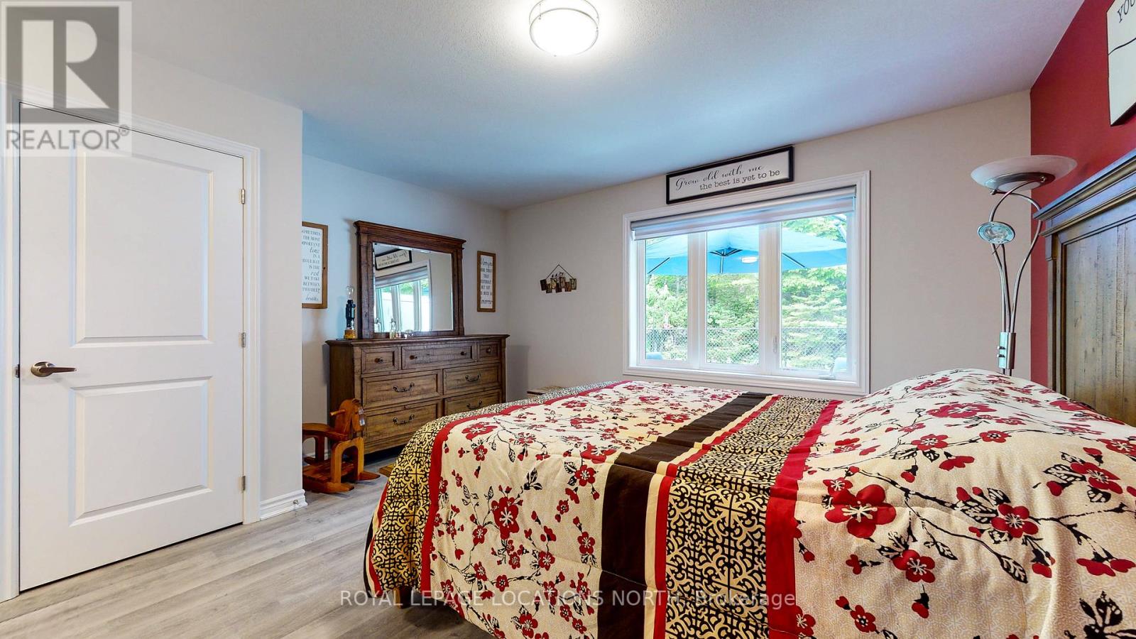 94 IVY CRES