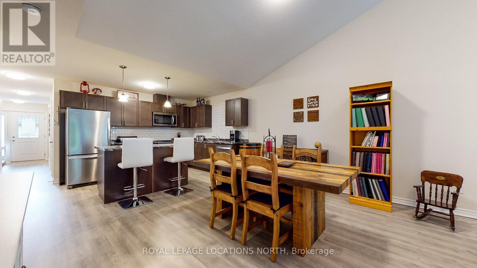 94 IVY CRES
