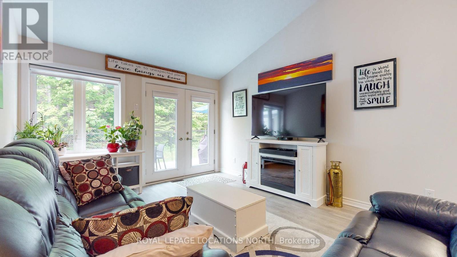 94 IVY CRES