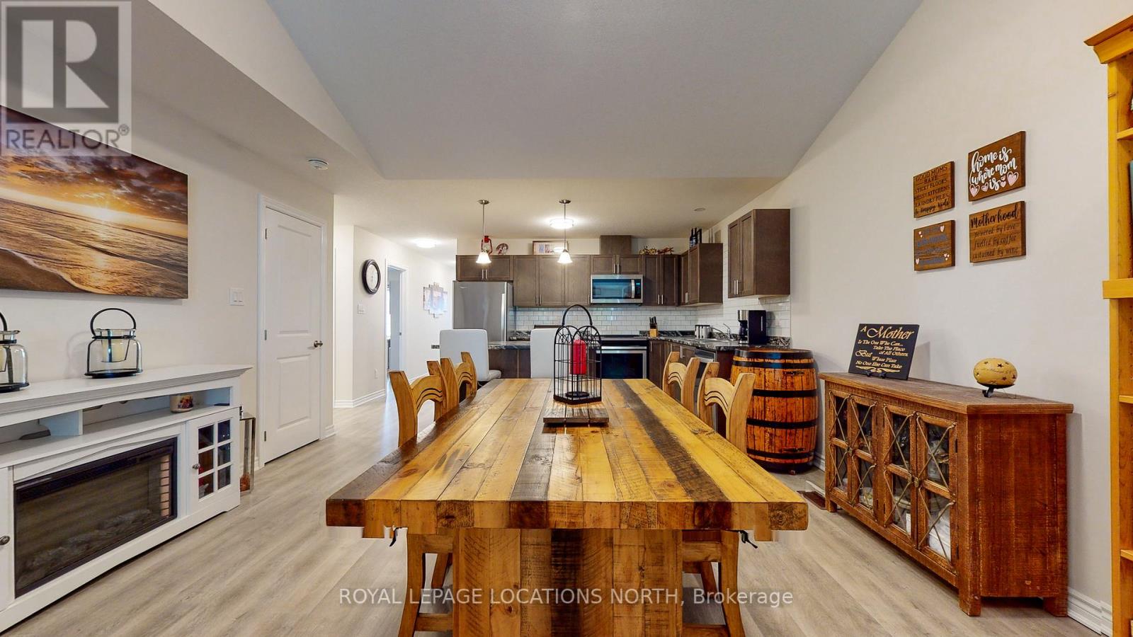 94 IVY CRES