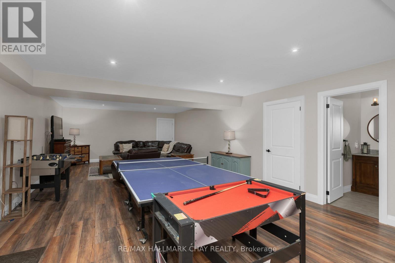 16 WHITETAIL DR