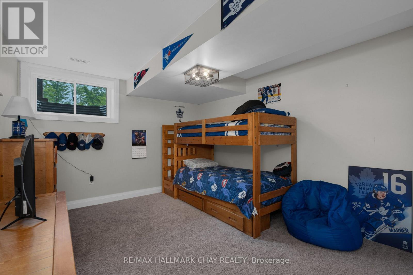 16 WHITETAIL DR