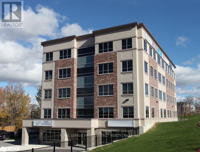 #104 -11 LAKESIDE TERR, #104
