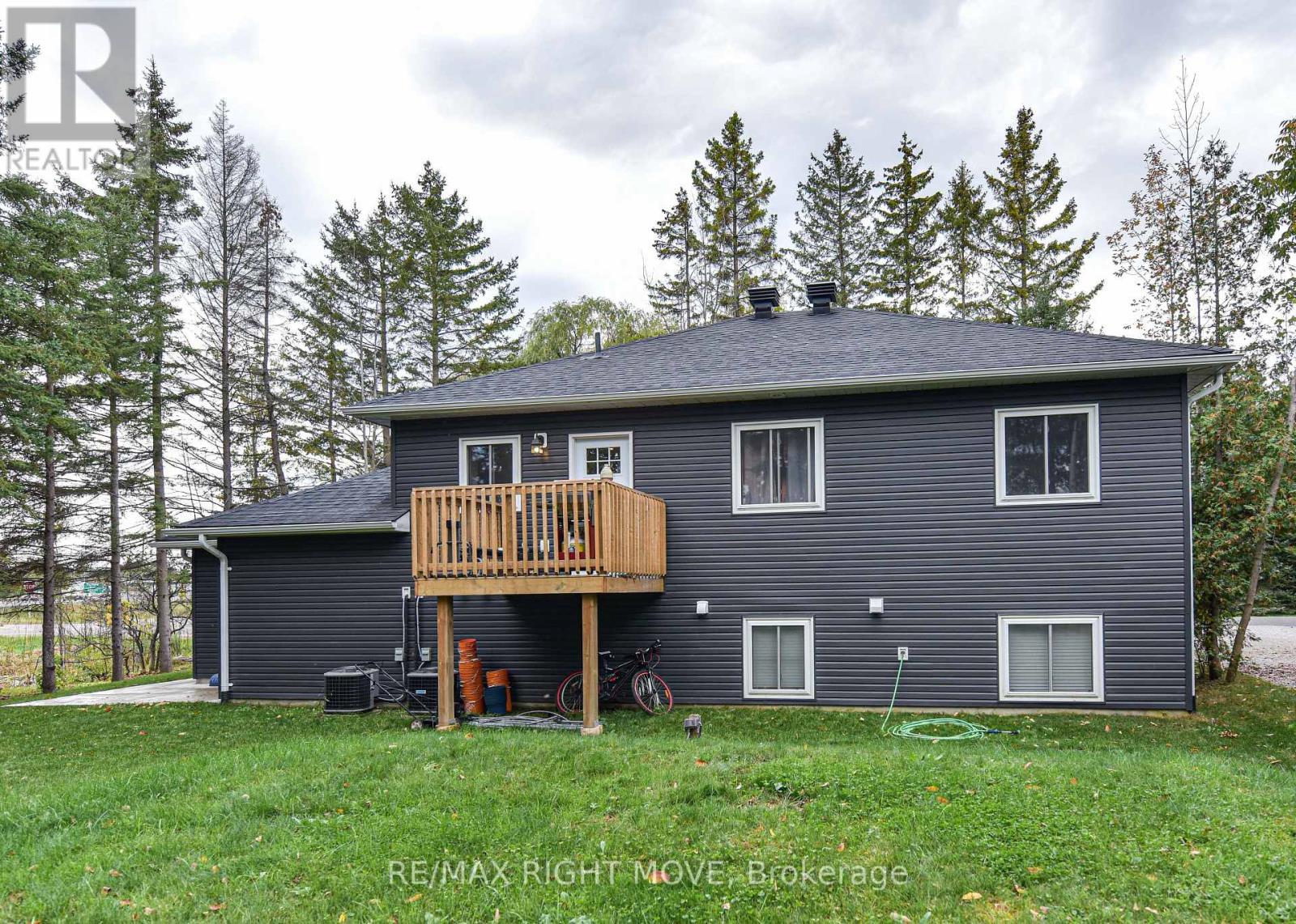 2082 CENTRE AVE