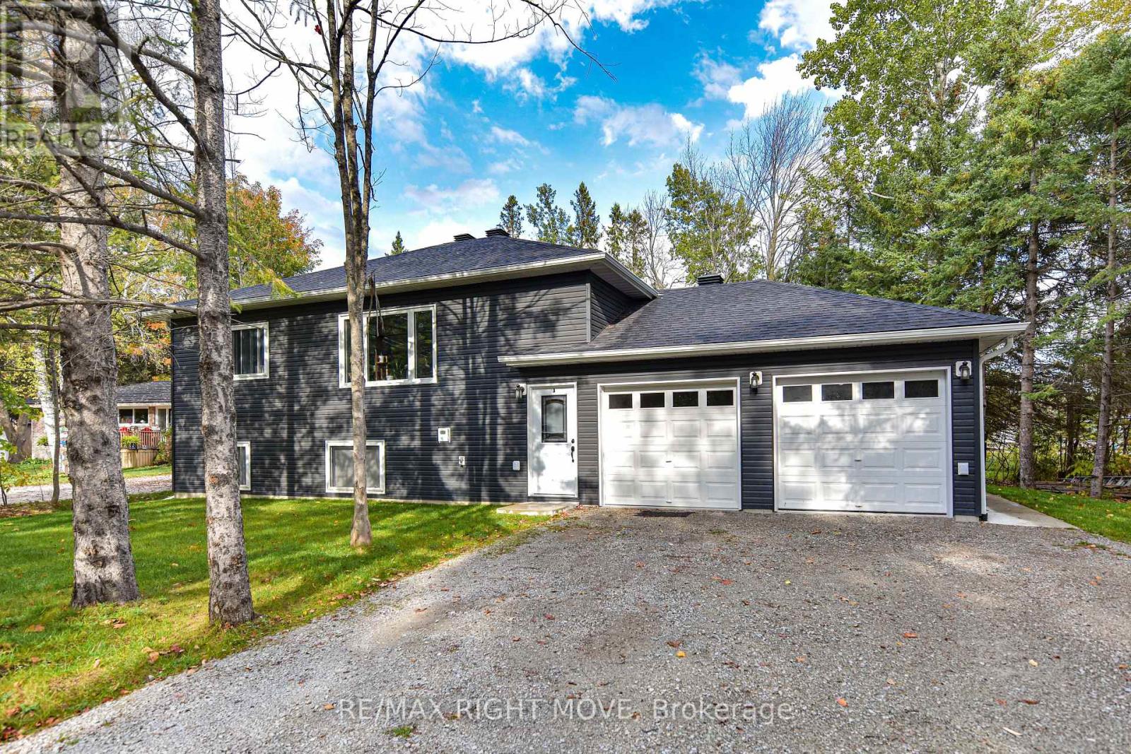 2082 CENTRE AVE