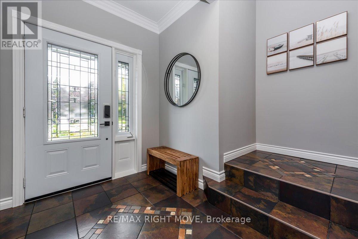 52 MAPLE DR
