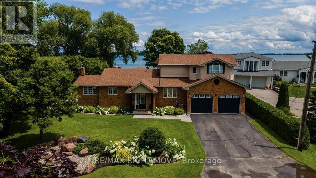 52 MAPLE DR