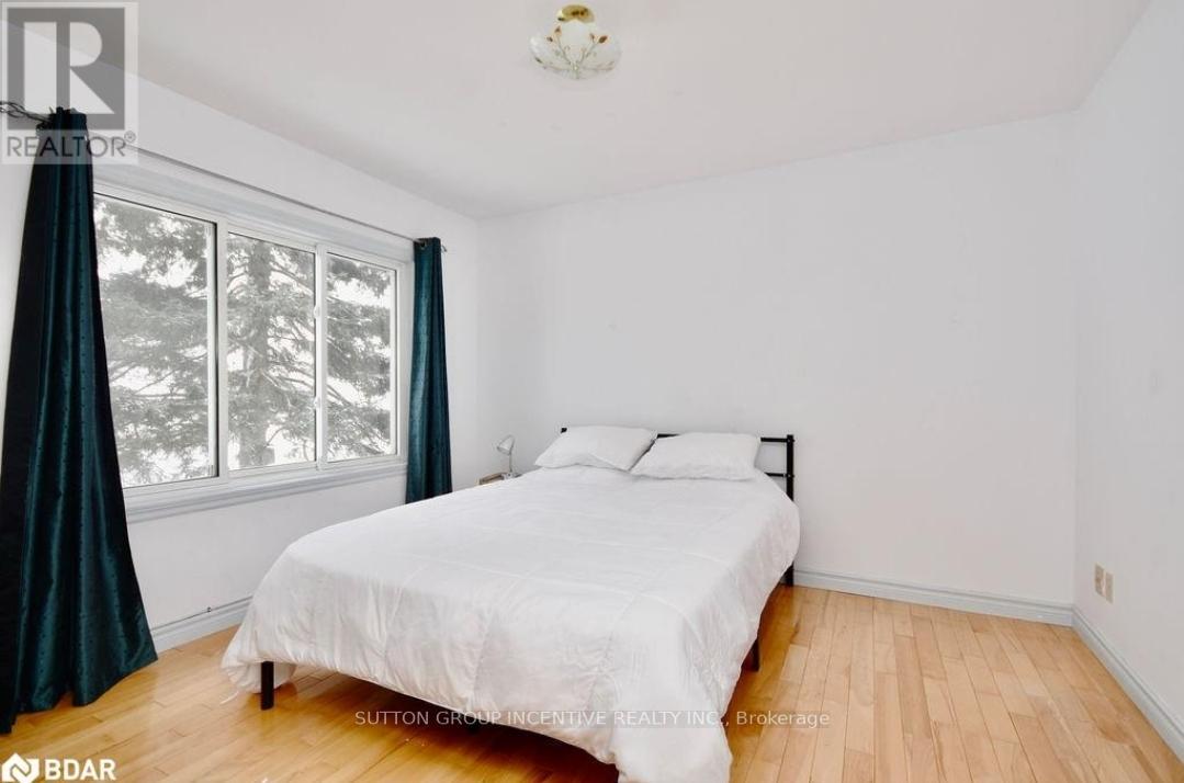 2999 LAKESIDE DR