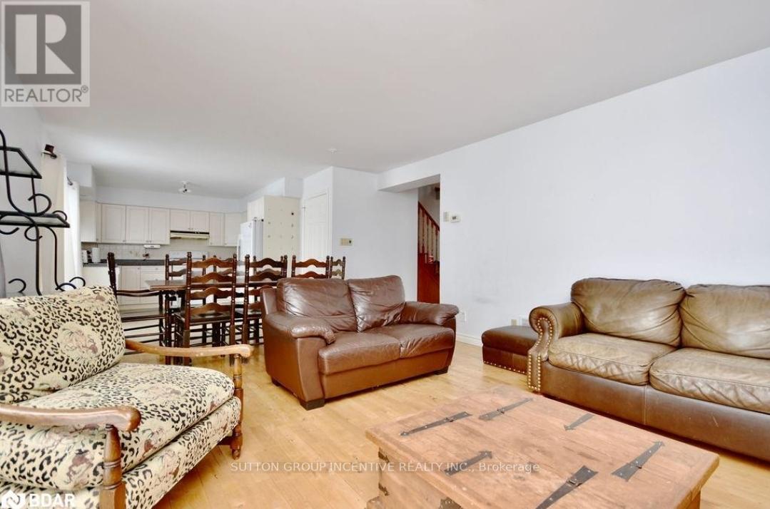 2999 LAKESIDE DR