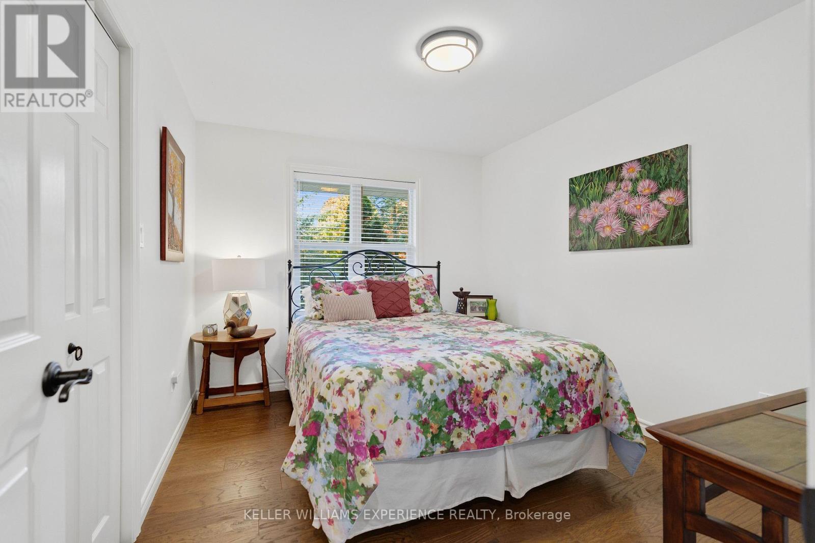 100 ARLYNN CRES