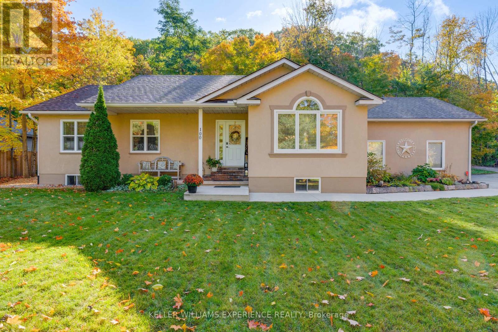 100 ARLYNN CRES