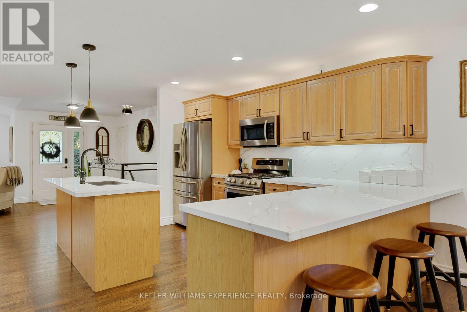 100 ARLYNN CRES