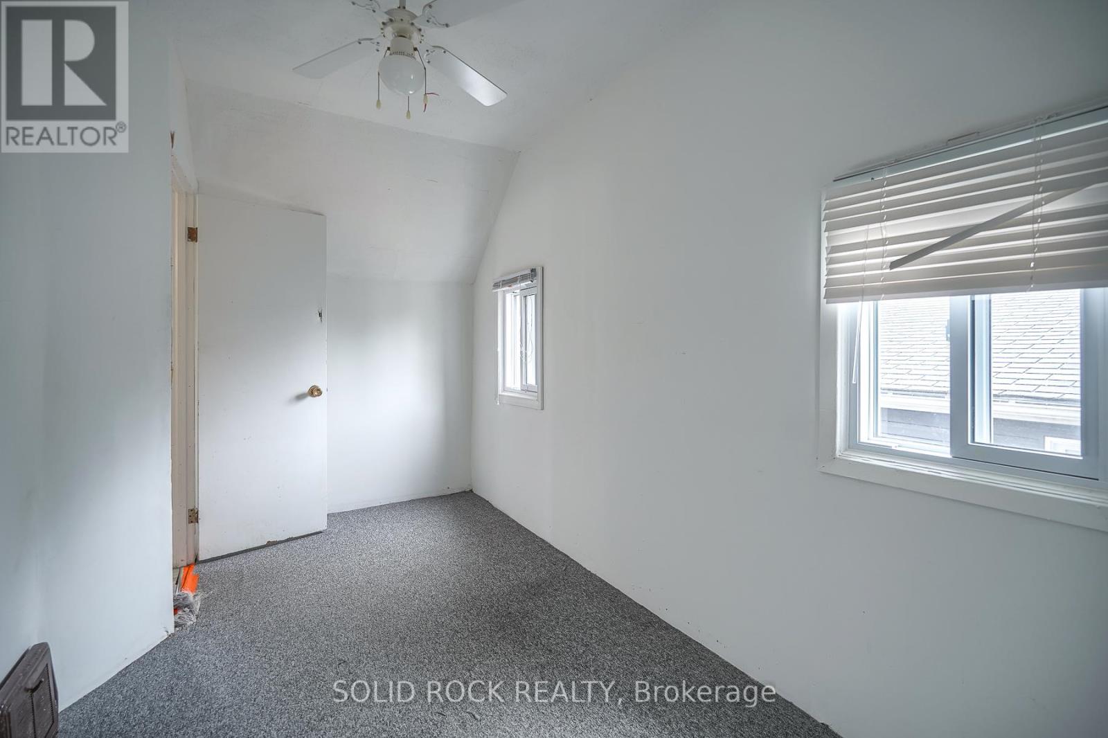 285 JAMES ST E