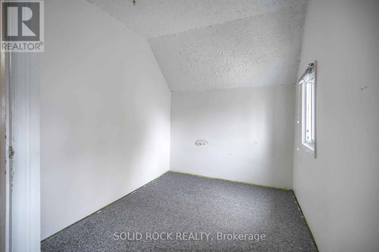 285 JAMES ST E
