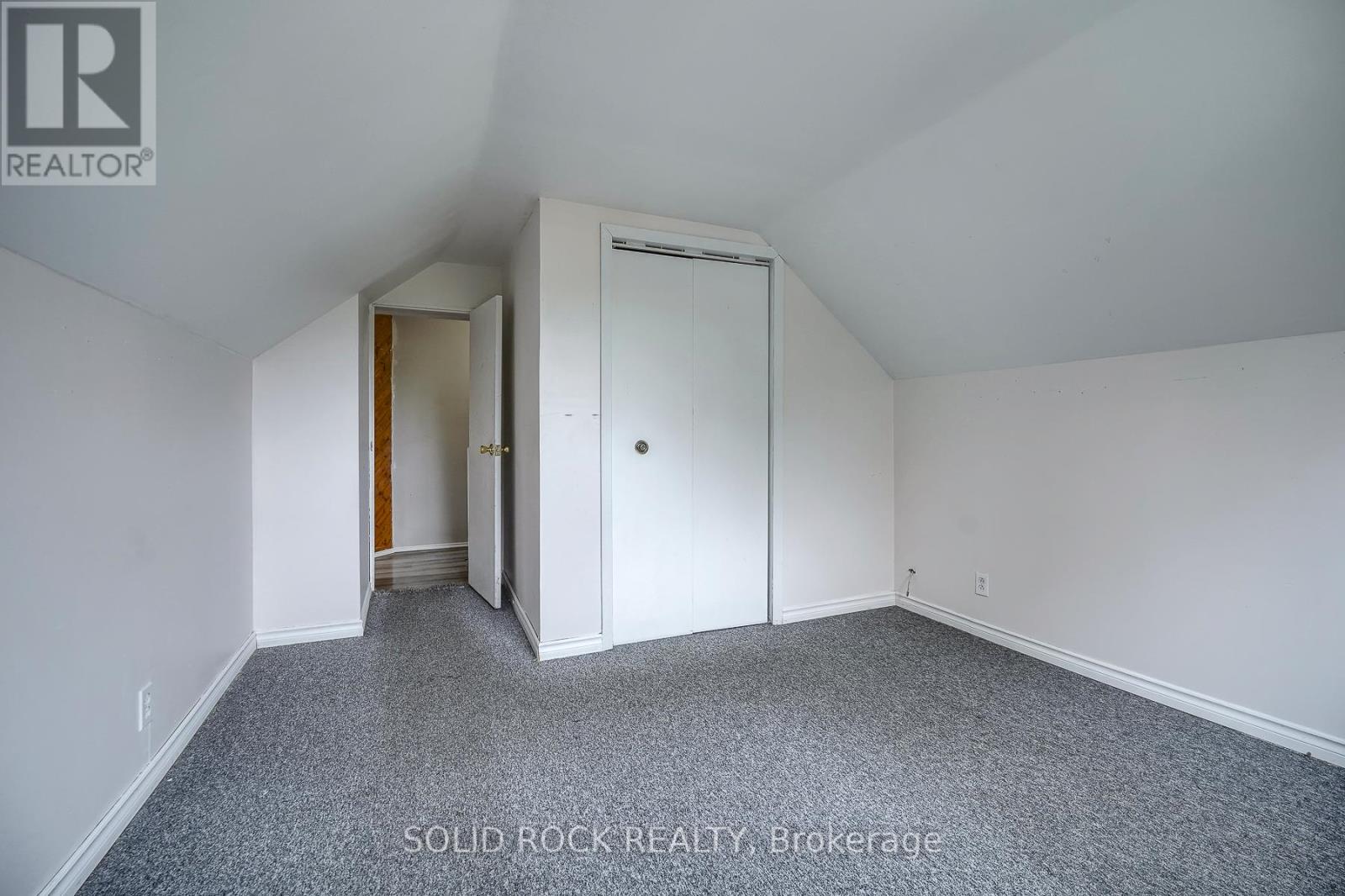 285 JAMES ST E