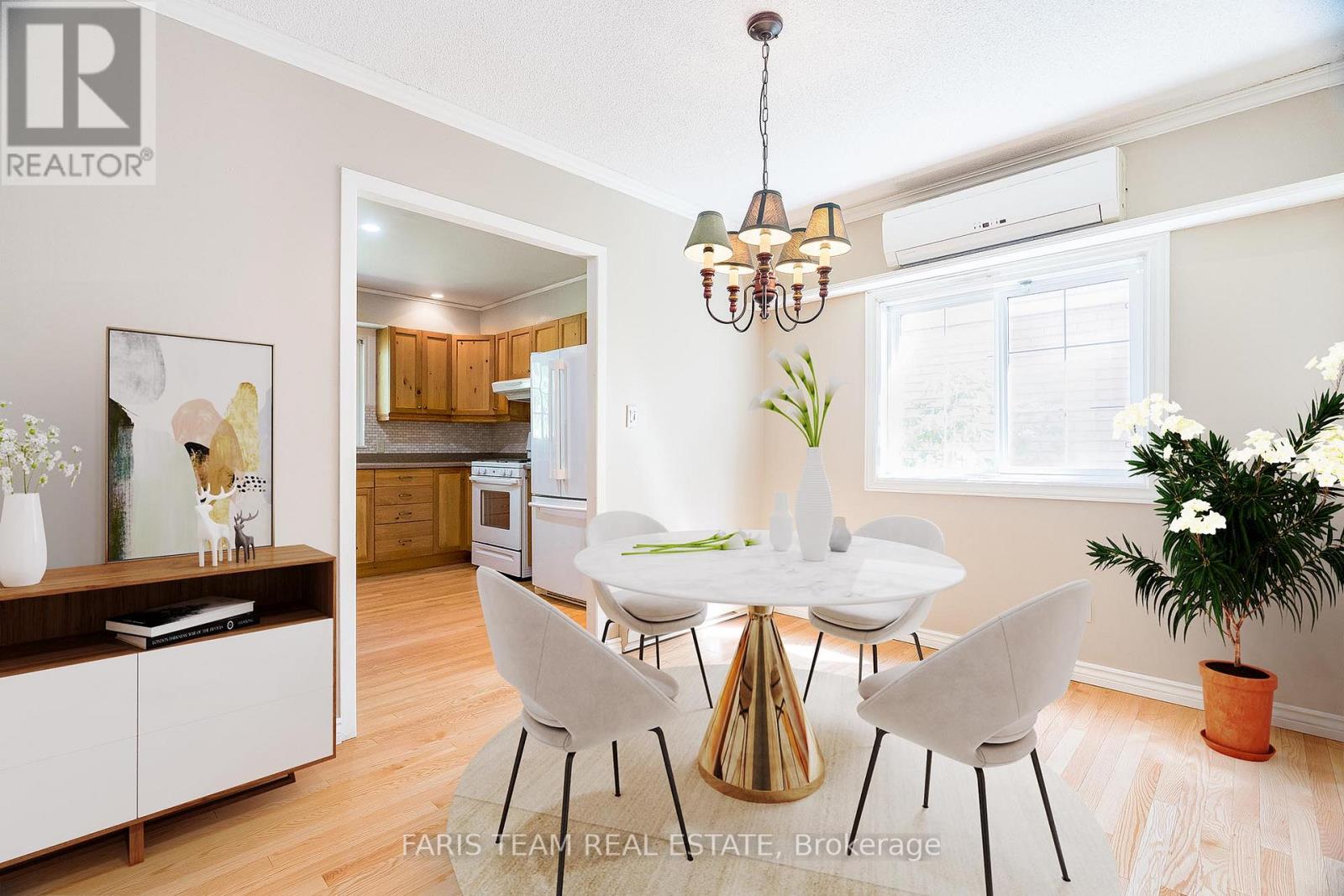 #18 -696 KING ST