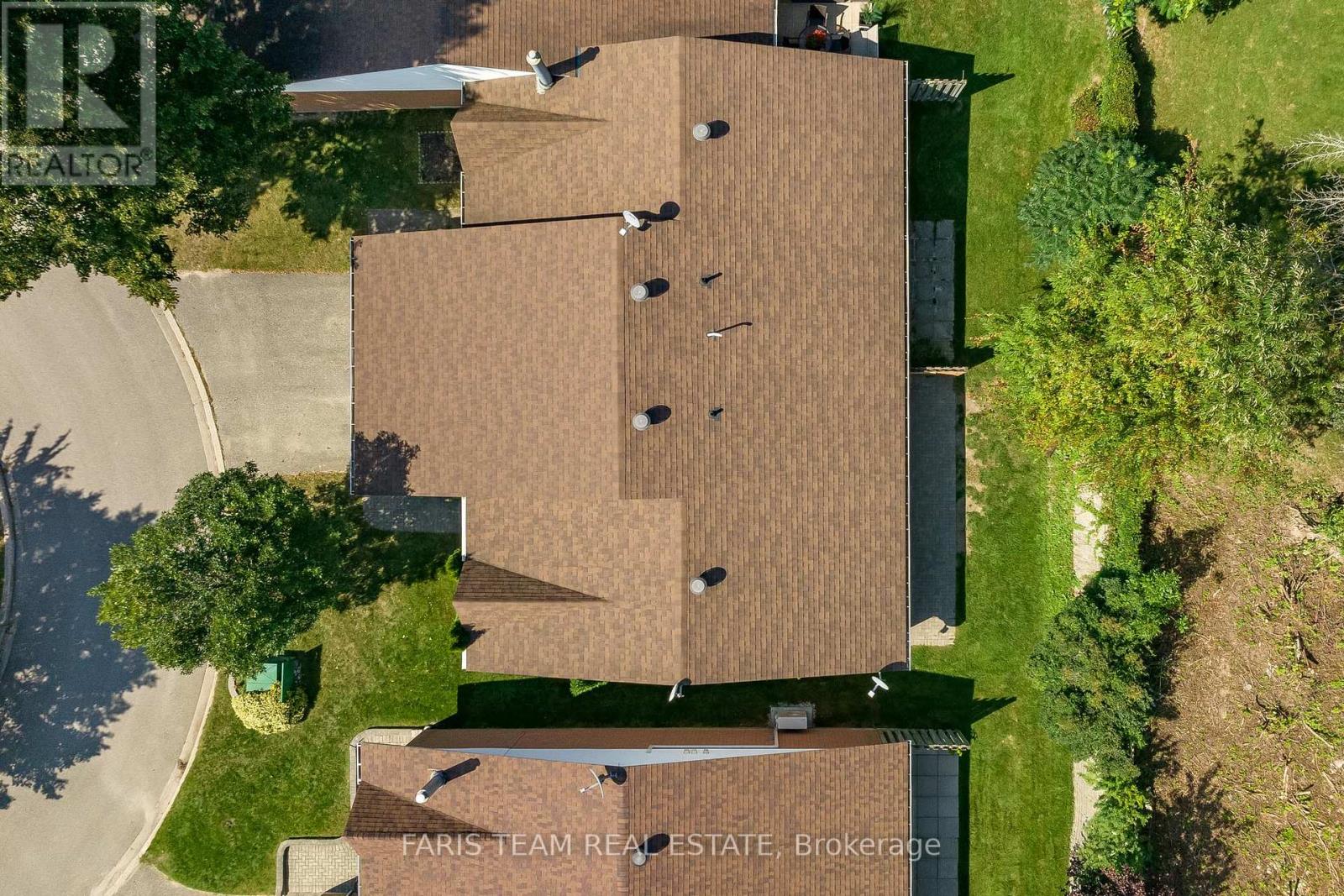 #18 -696 KING ST