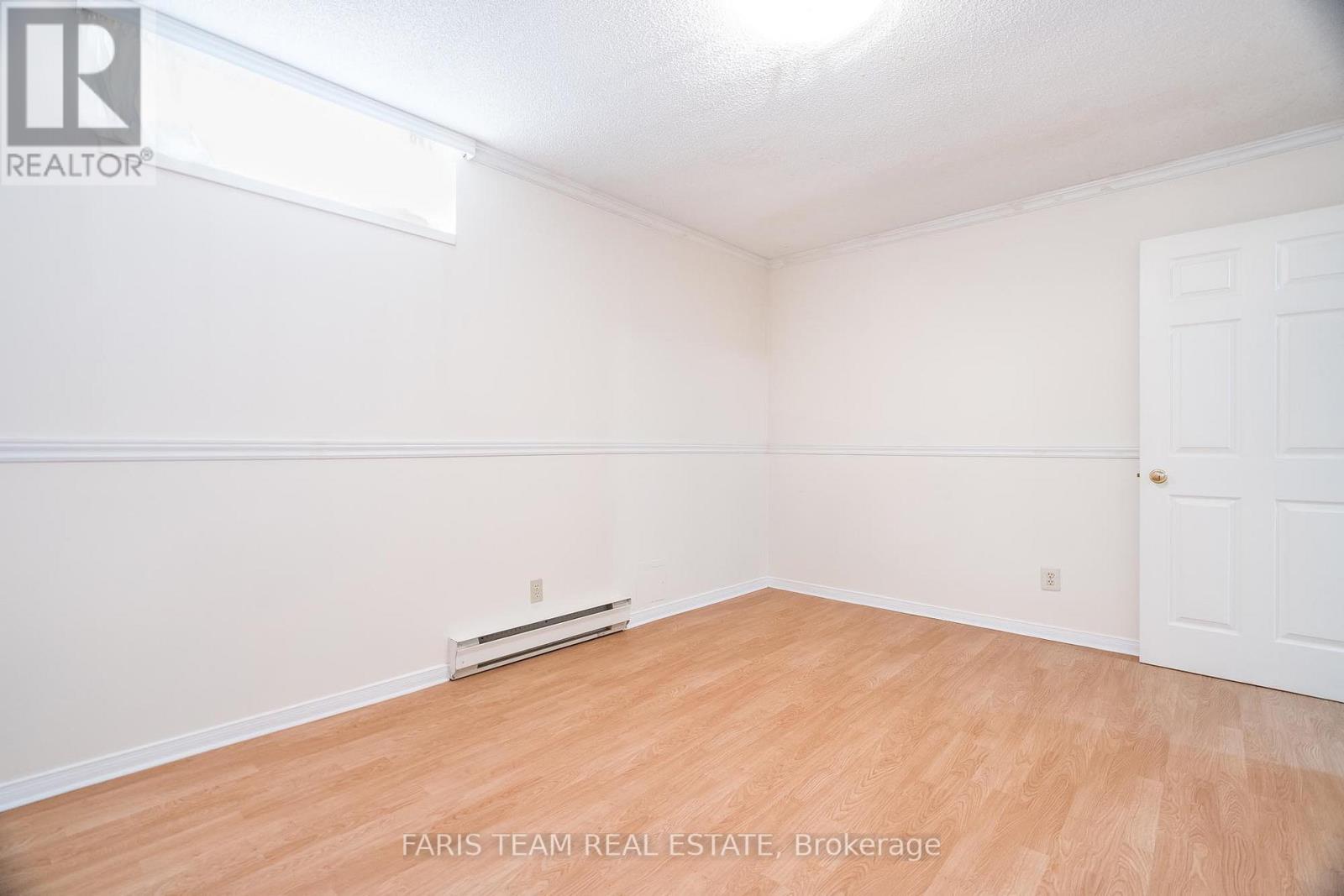 #18 -696 KING ST