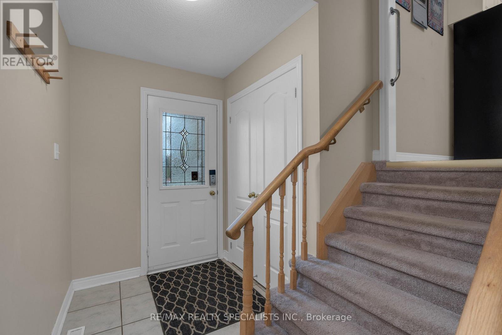 11 KENWELL CRT