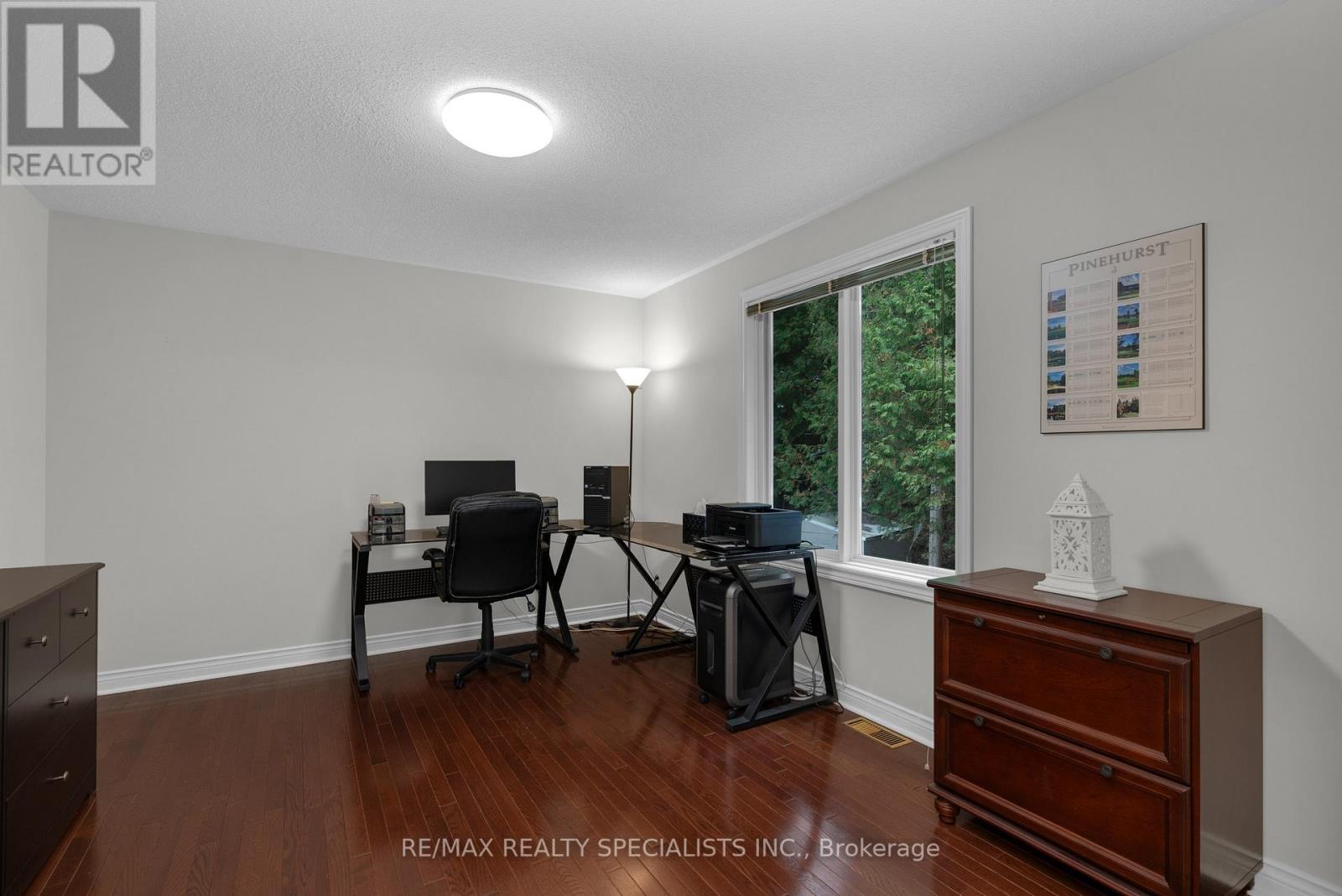 11 KENWELL CRT