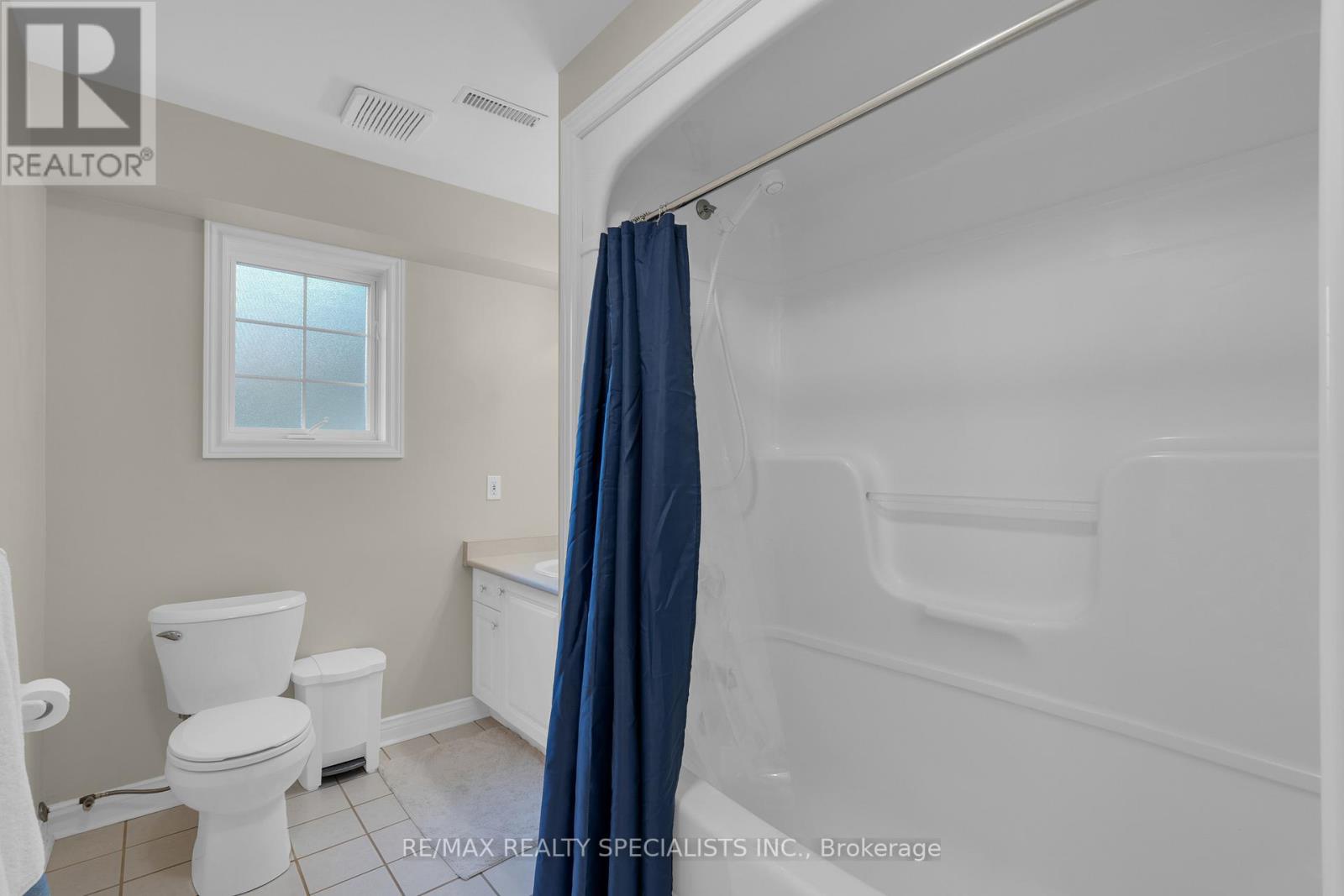 11 KENWELL CRT