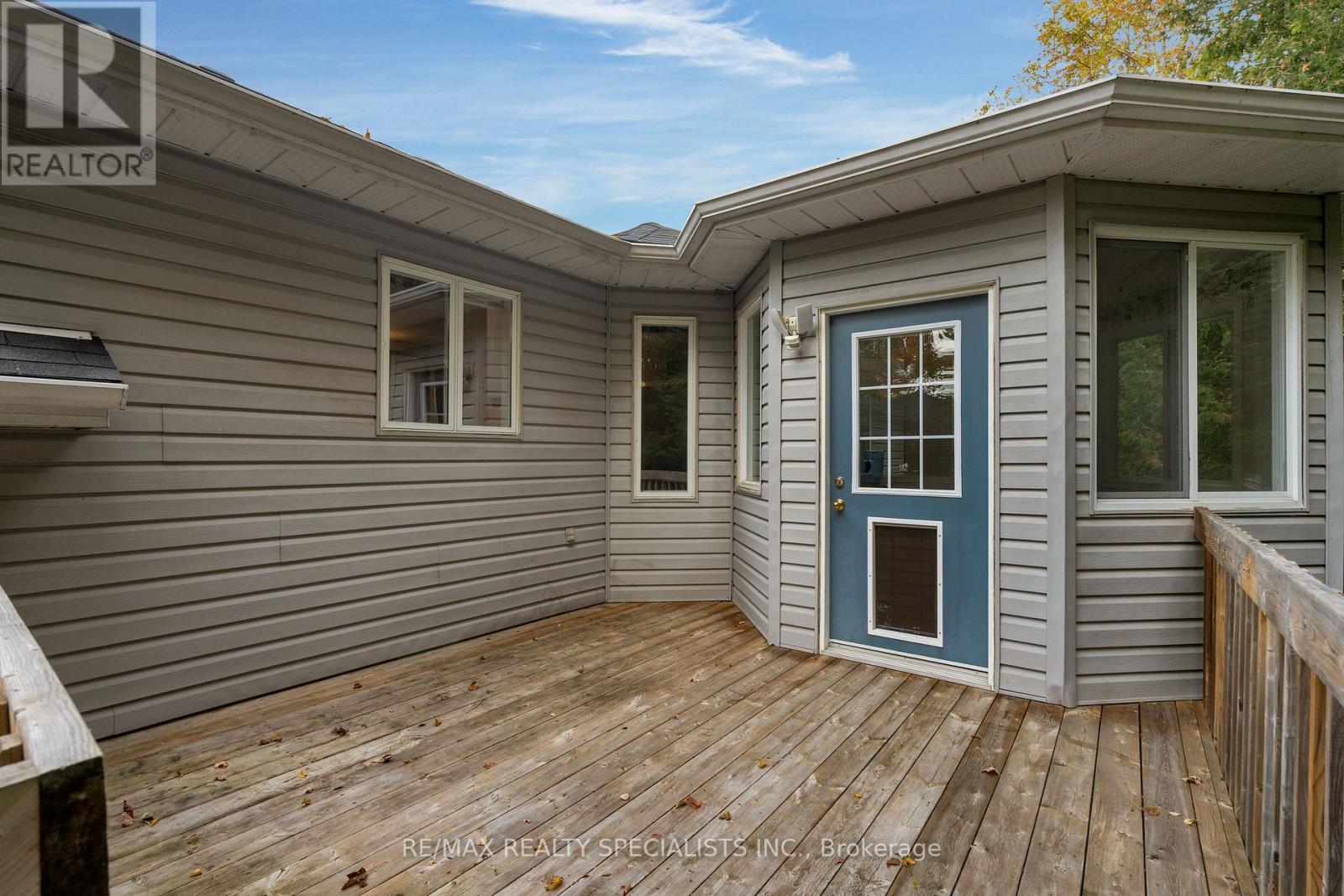 11 KENWELL CRT