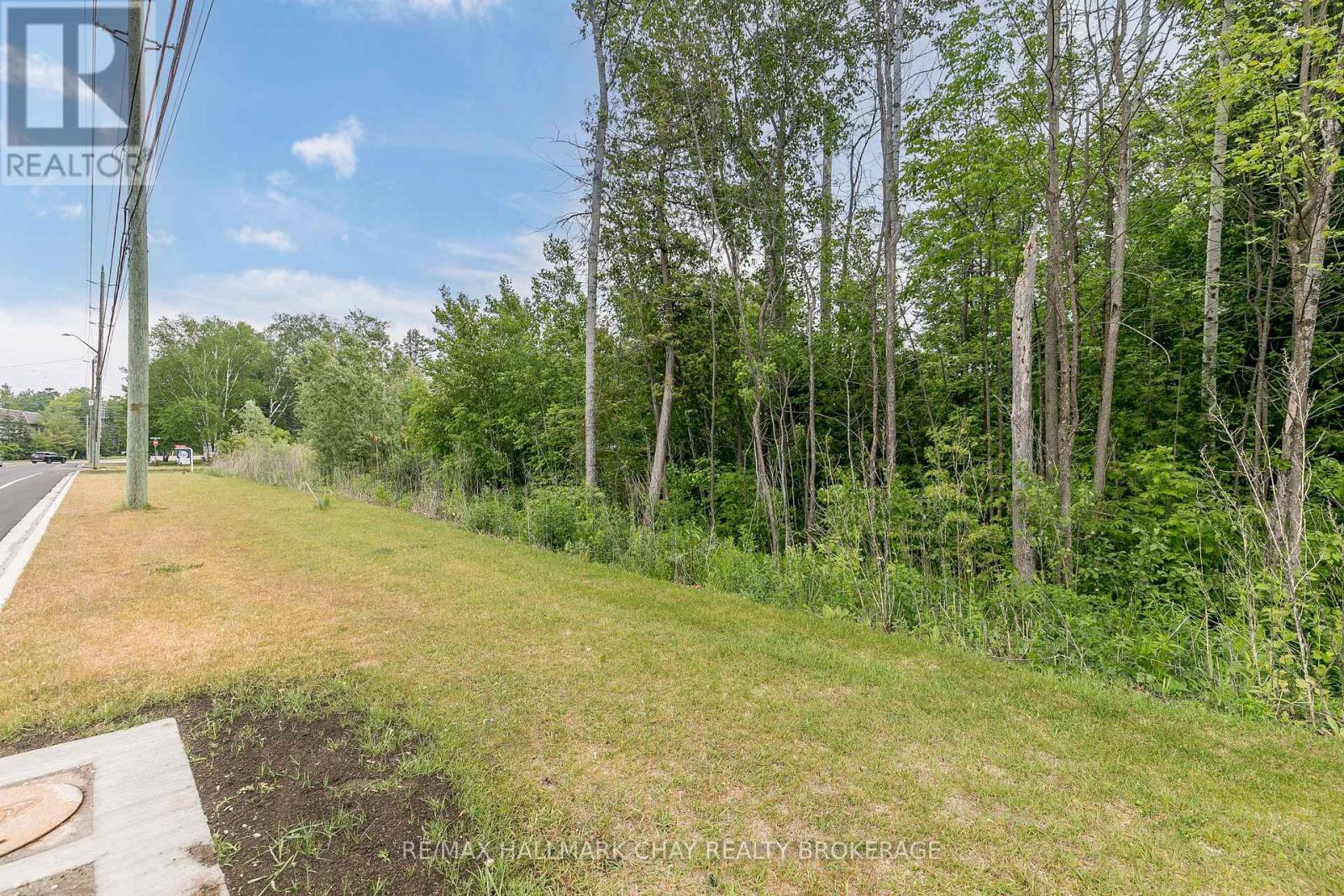 8 TRILLIUM CRT