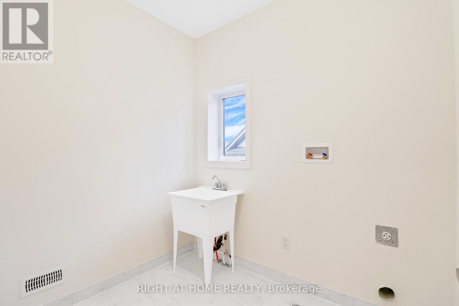 37 DEL RAY CRES