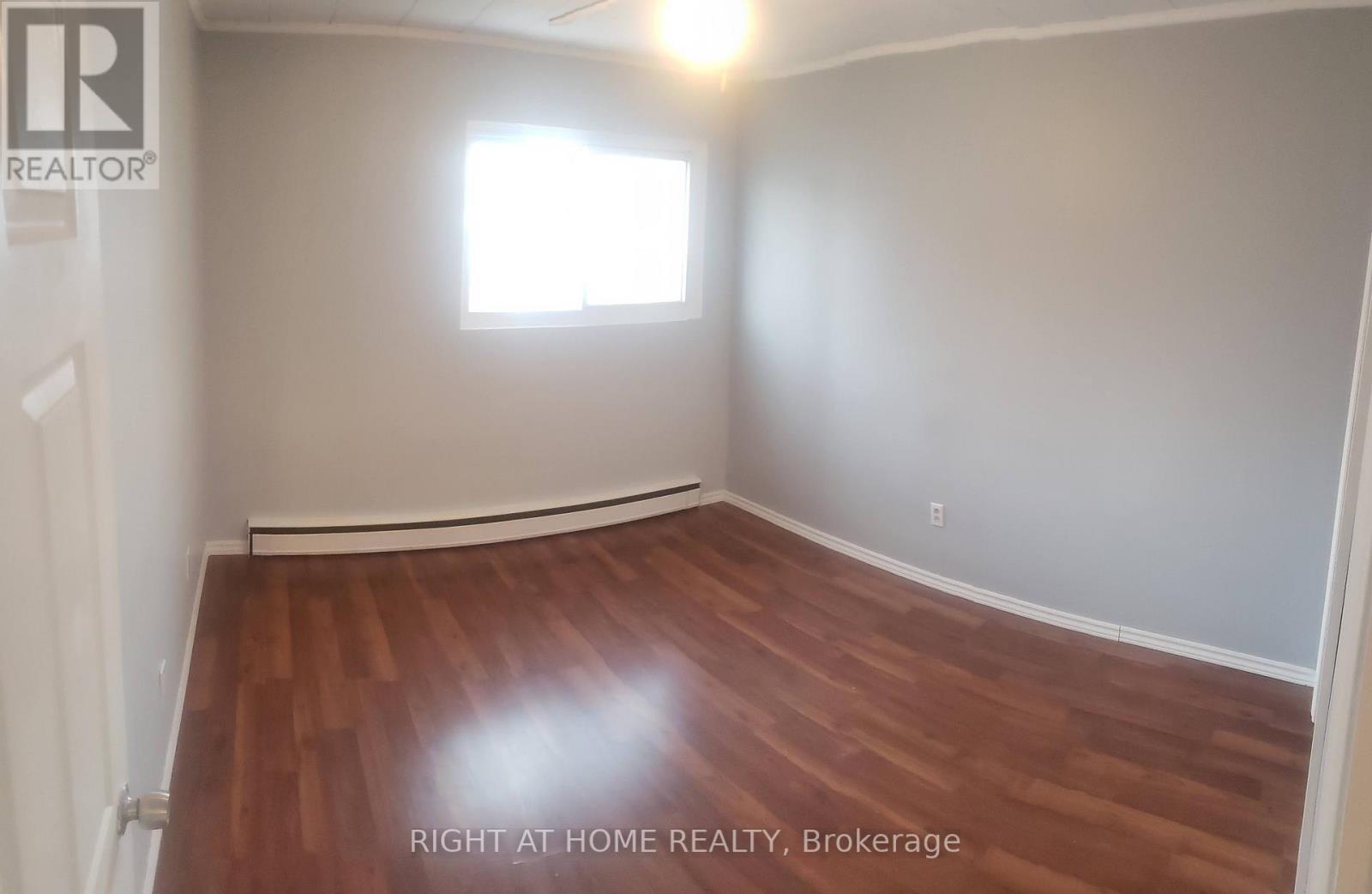 #7 -315 LACLIE ST, #7