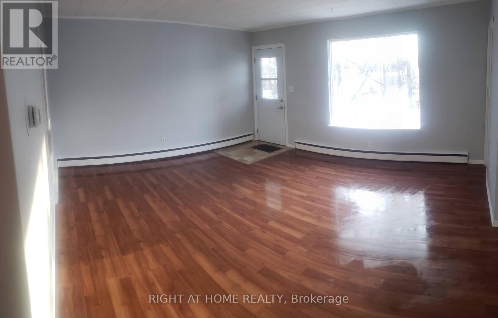 #7 -315 LACLIE ST, #7