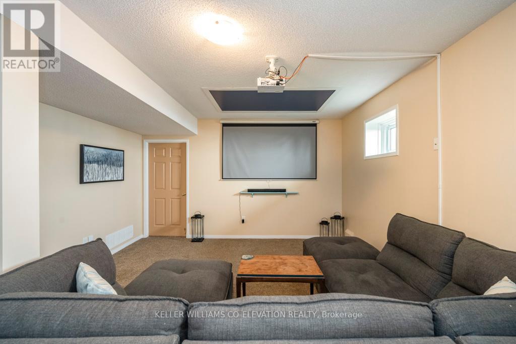 159 DYER DR