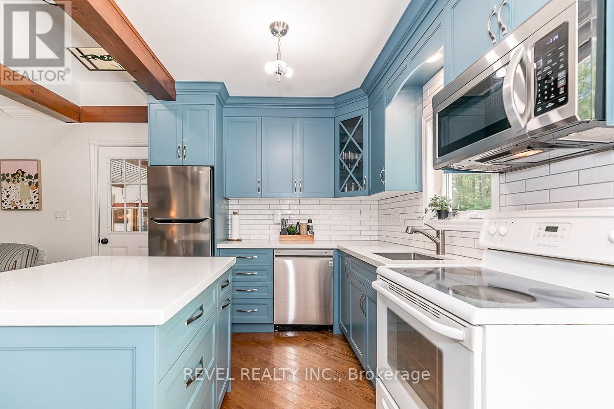 2440 CHAMPLAIN RD
