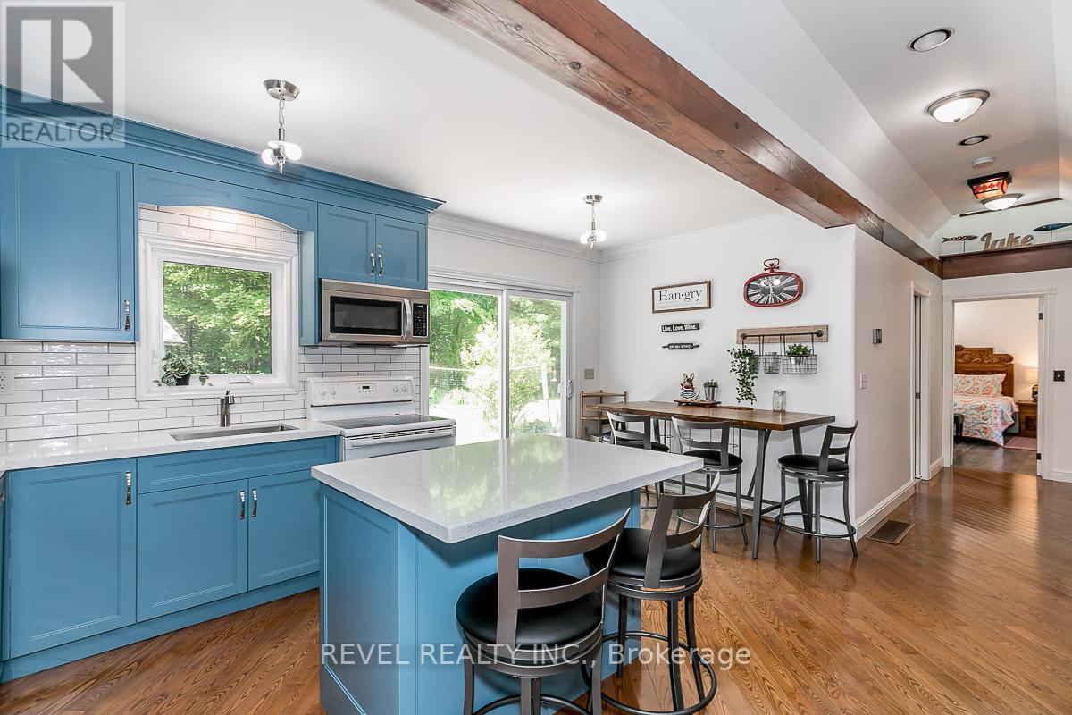 2440 CHAMPLAIN RD